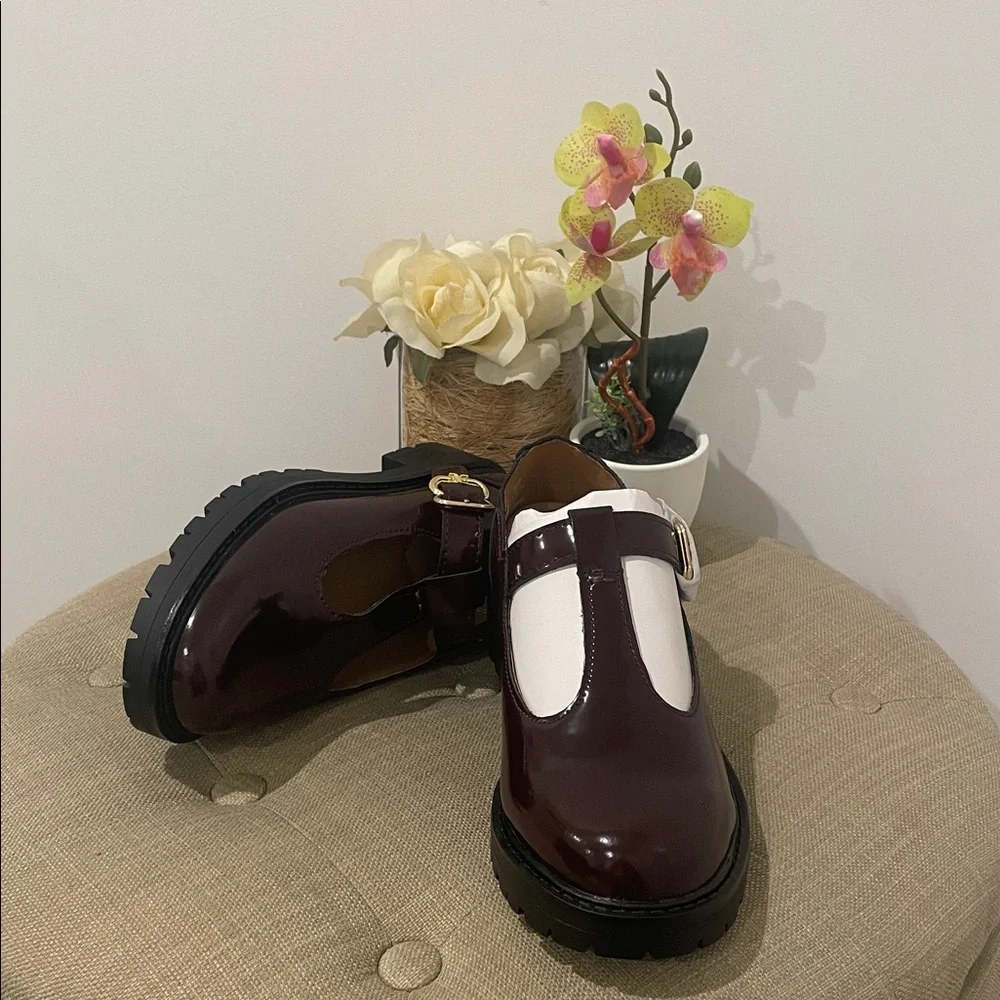 *New* Sam Edelman Burgundy and Gold T-Strap Kids Shoes - Picture 1 of 14